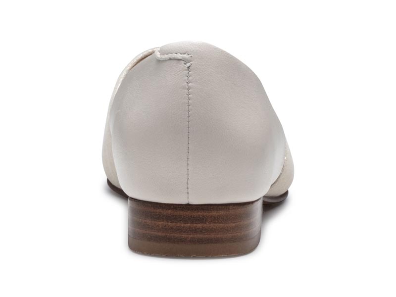 甲深フラットシューズ