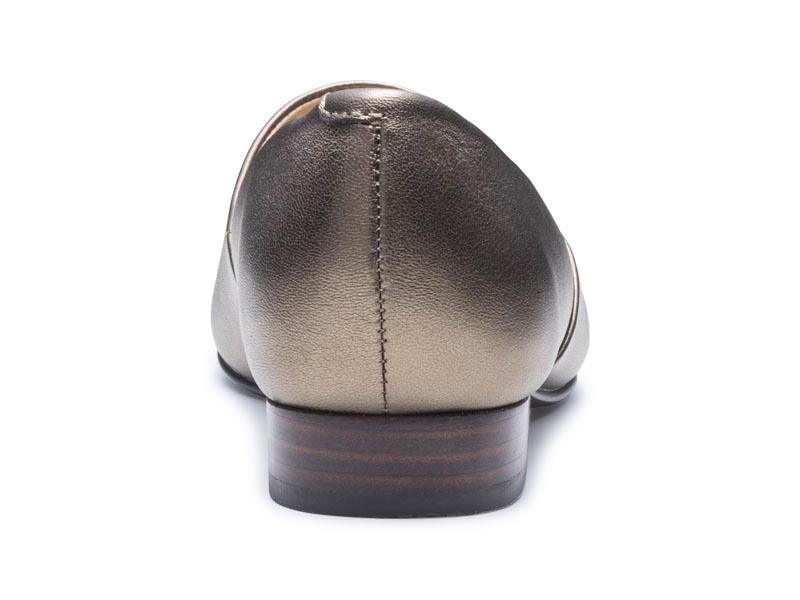 甲深フラットシューズ