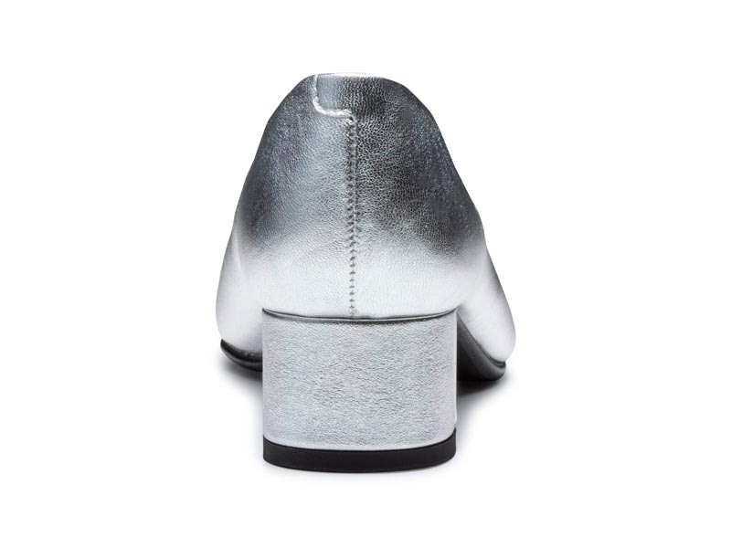 Vカットカバードパンプス