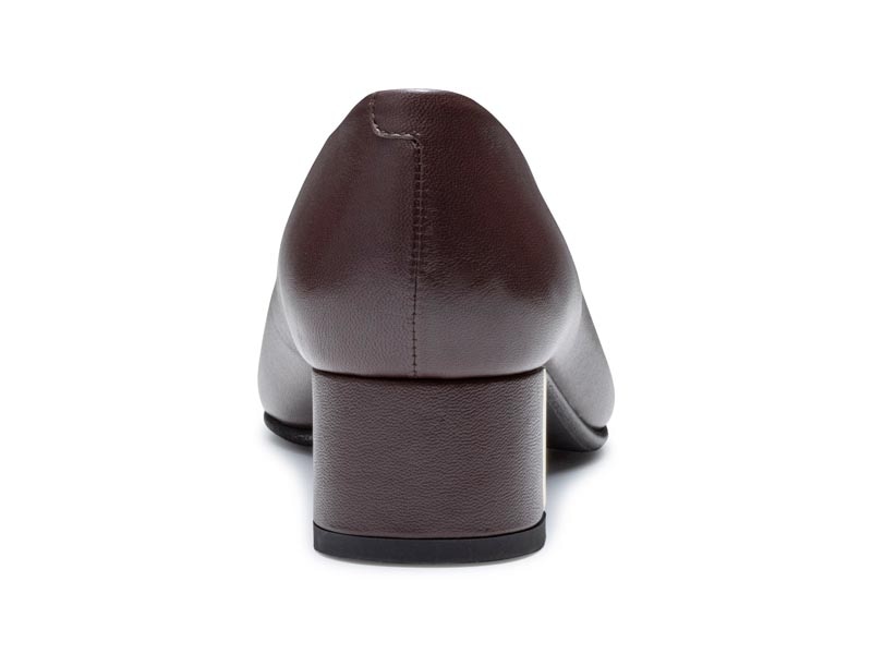 Vカットカバードパンプス