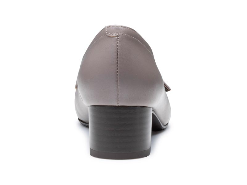 晴雨兼用ヒールローファー