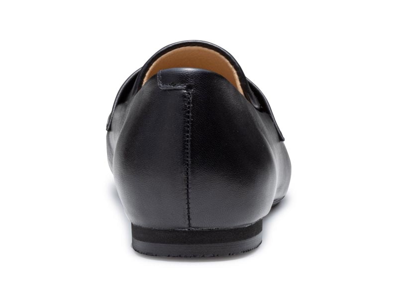 フラットローファー