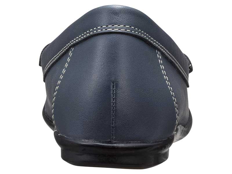 ビット付きフラットシューズ