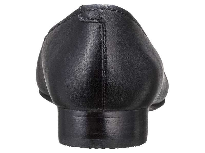 フラットパンプス