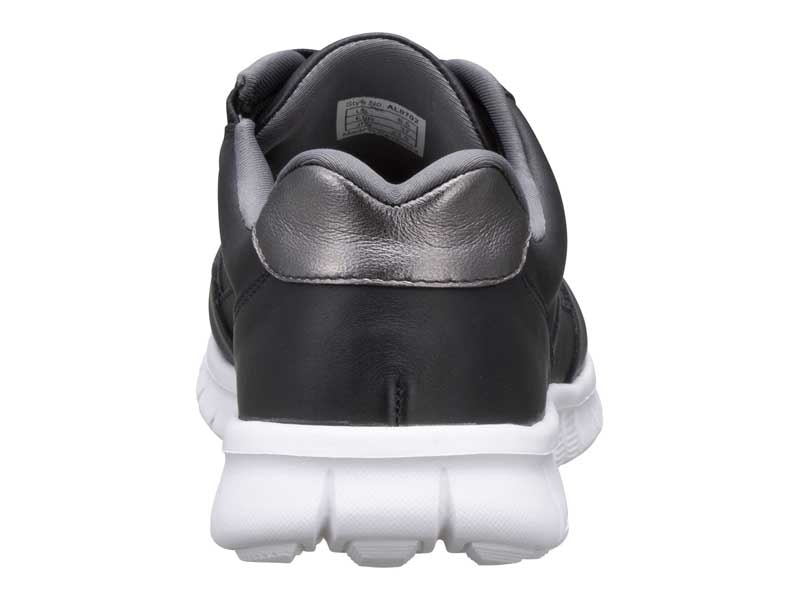 レースアップスニーカー