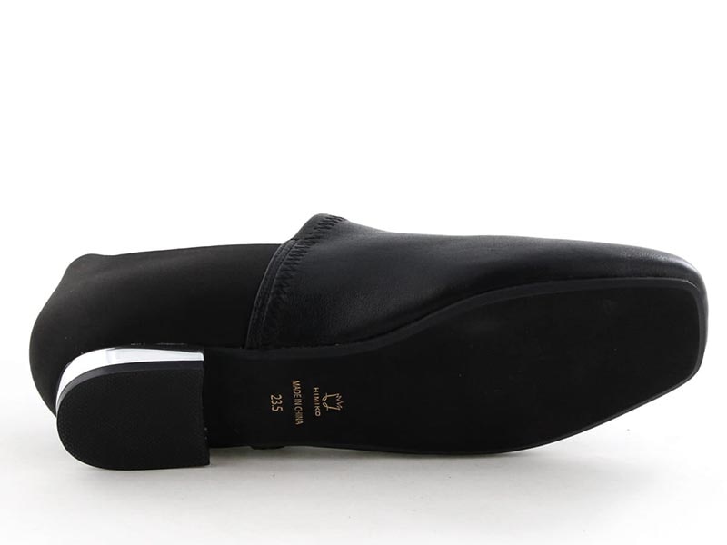 ストレッチレザーパンプス