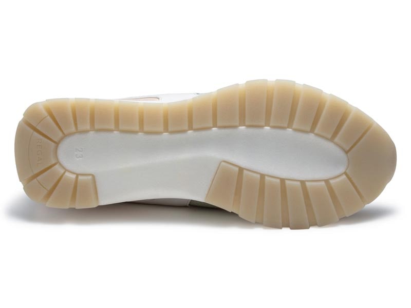 メッシュスニーカー