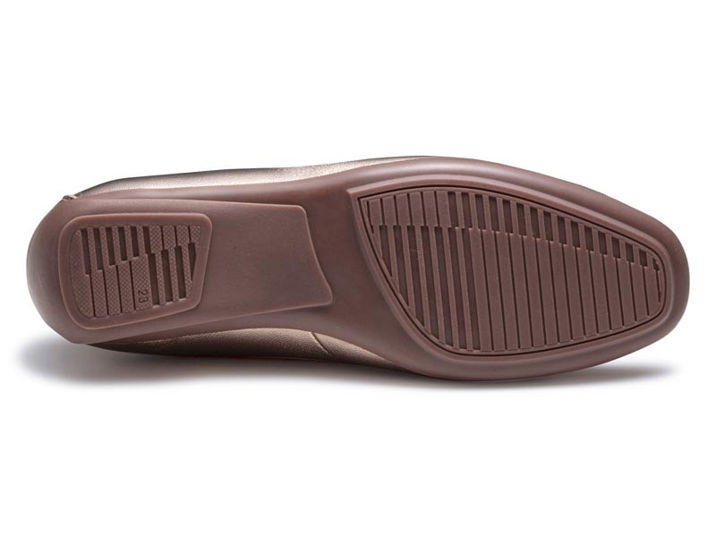 フラットシューズ