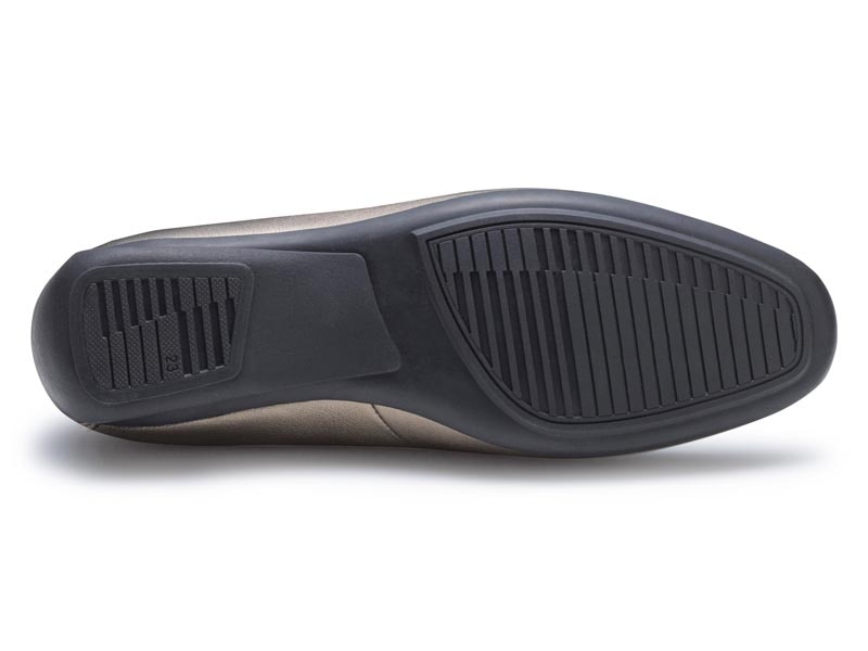 フラットシューズ