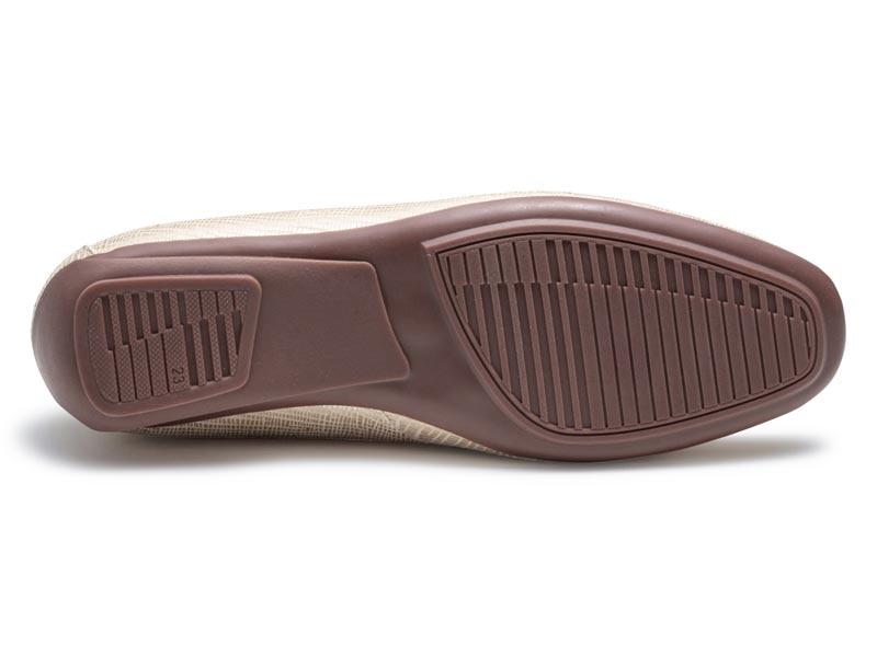 フラットシューズ