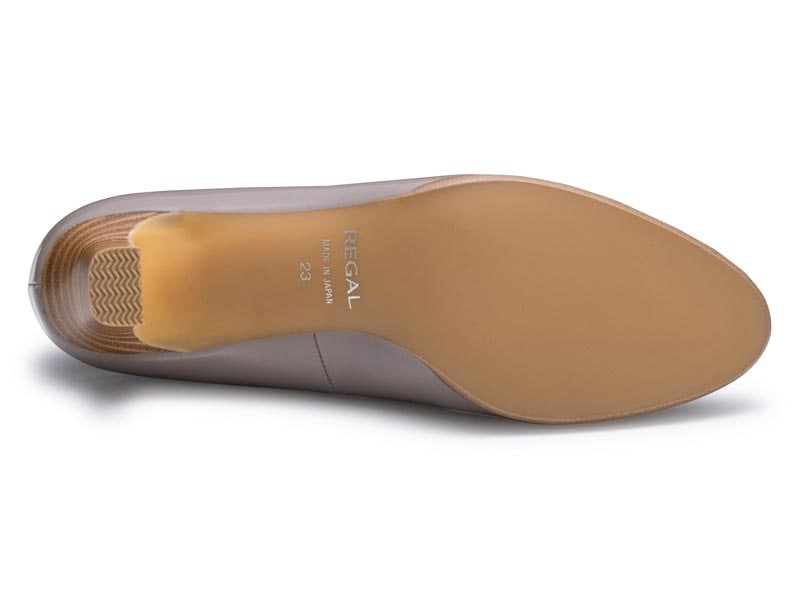 プレーンパンプス