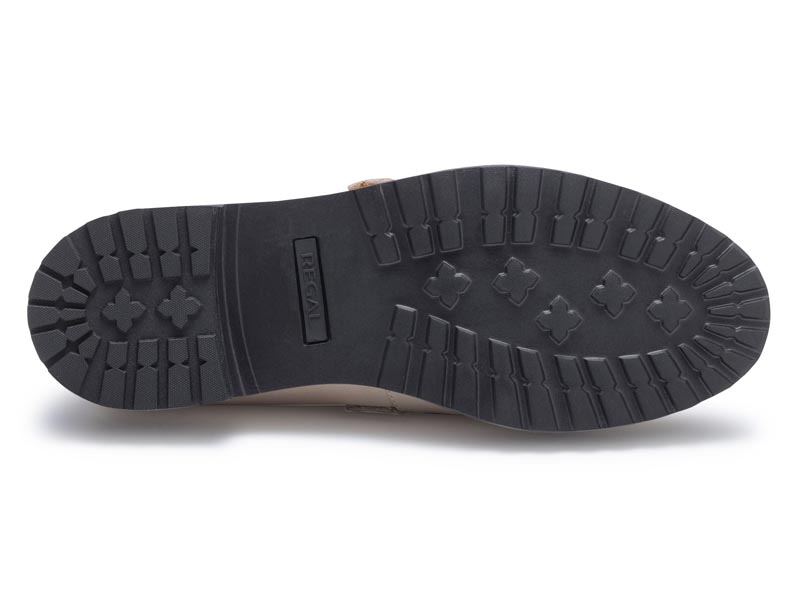 Tストラップシューズ