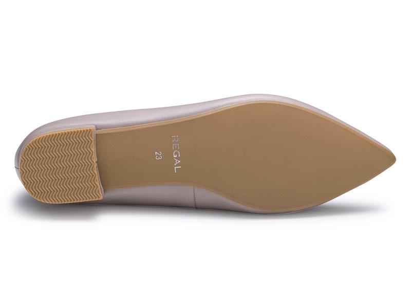 ポインテッドトウフラットシューズ