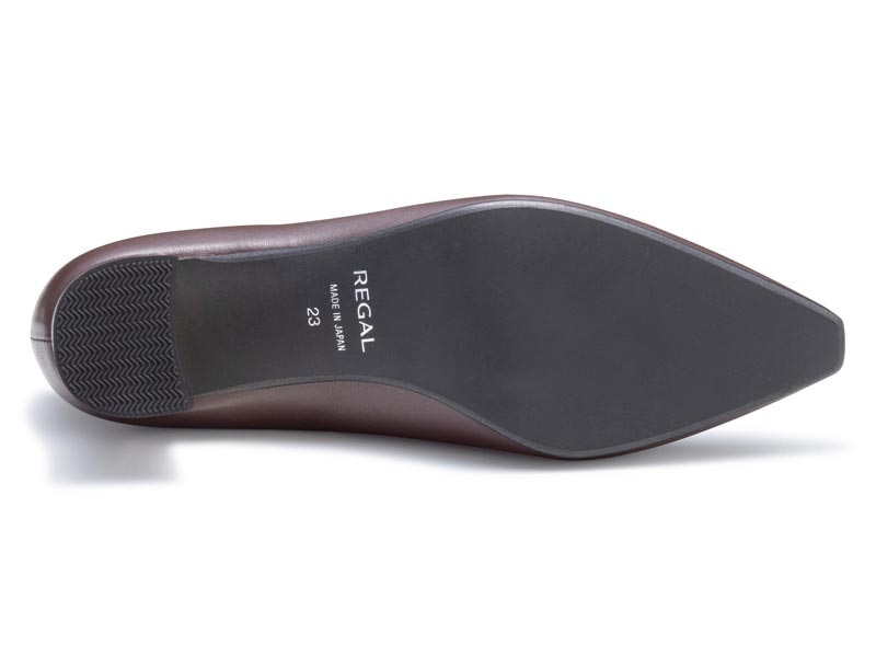 Vカットカバードパンプス