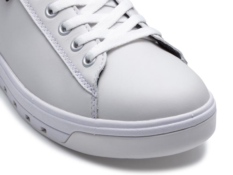 コートスニーカー GORE-TEX SURROUND