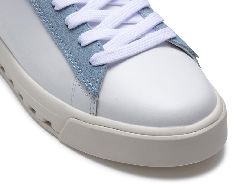 コートスニーカー GORE-TEX SURROUND