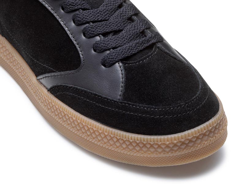 ローテクスニーカー