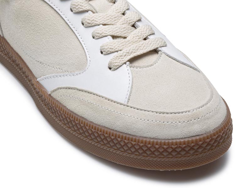 ローテクスニーカー