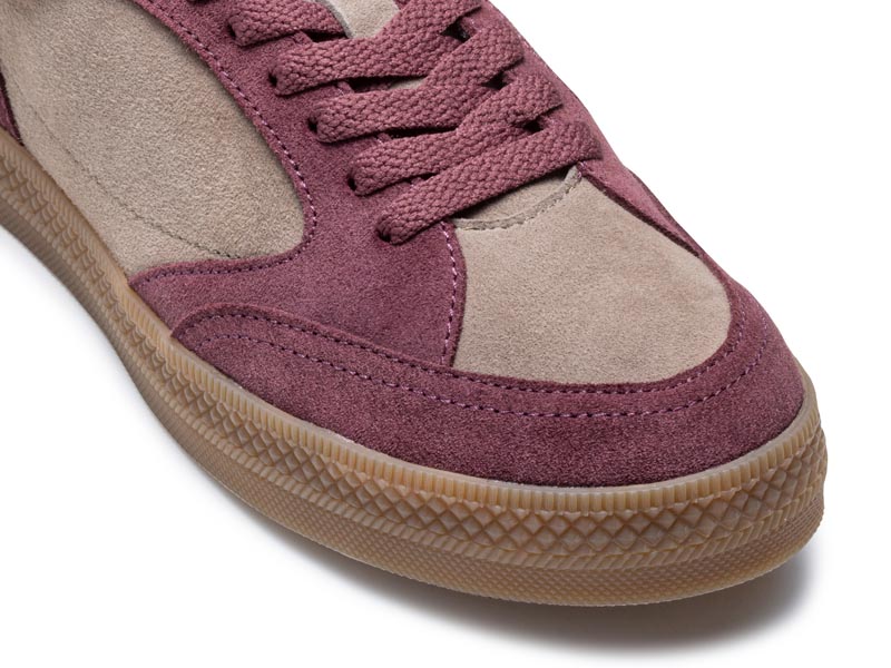 ローテクスニーカー