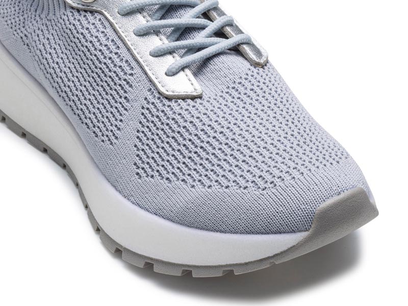 ニットスニーカー