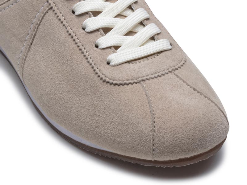 ローテクスニーカー