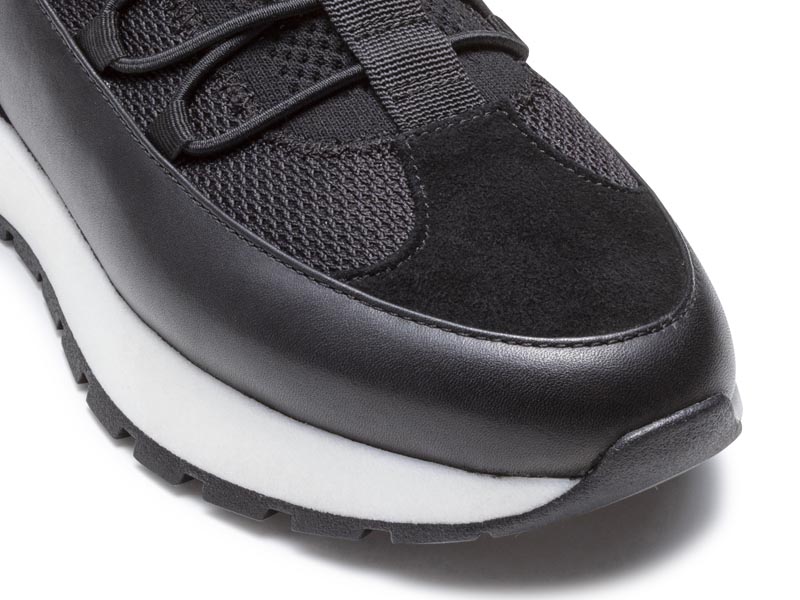 コードストッパースニーカー