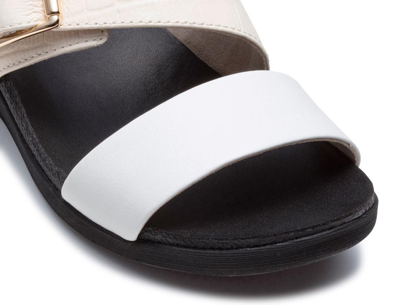 ベルトサンダル