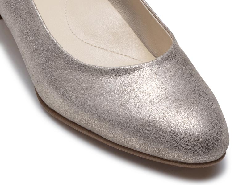 ローヒールパンプス