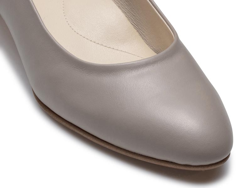 ローヒールパンプス