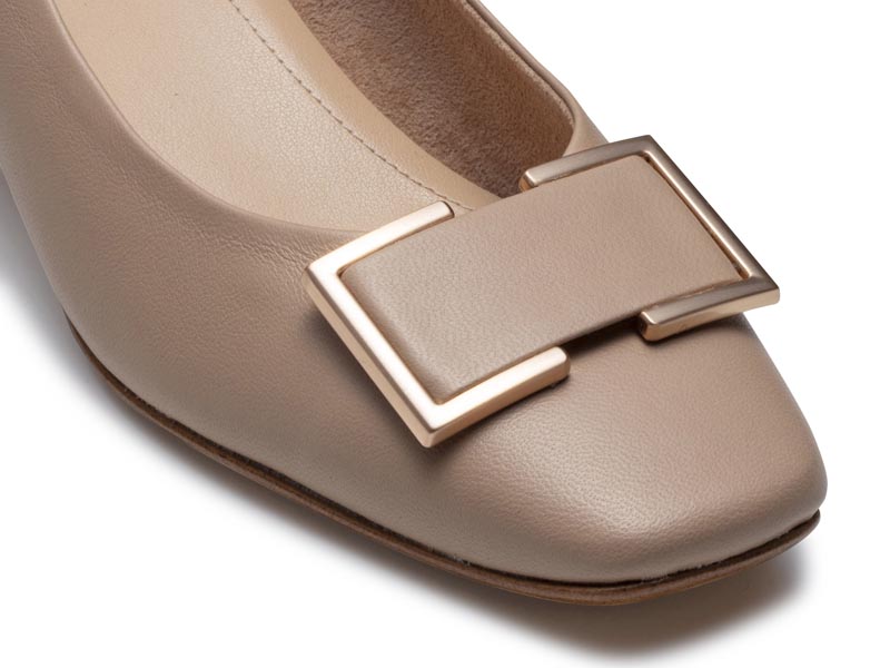 スクエアトウパンプス