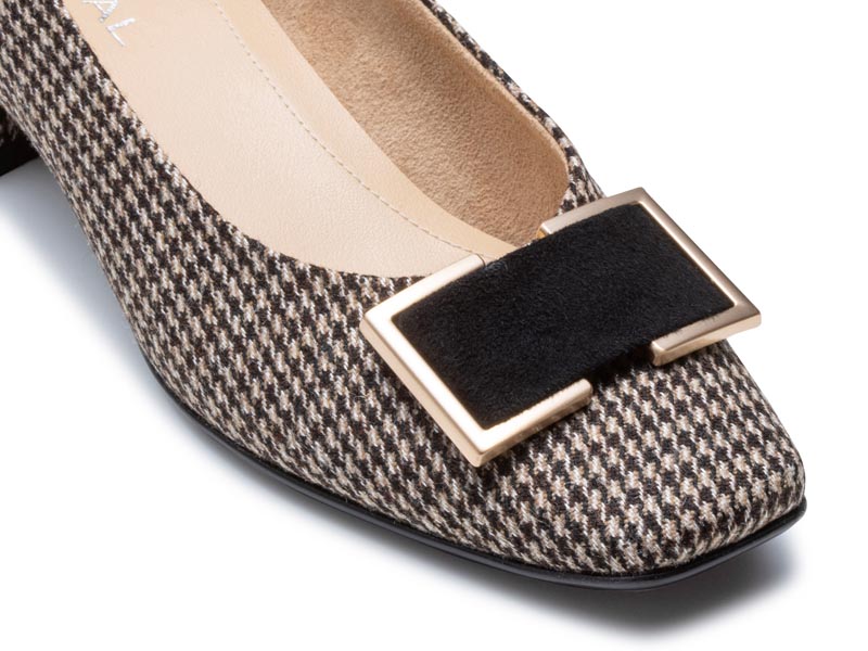 スクエアトウパンプス