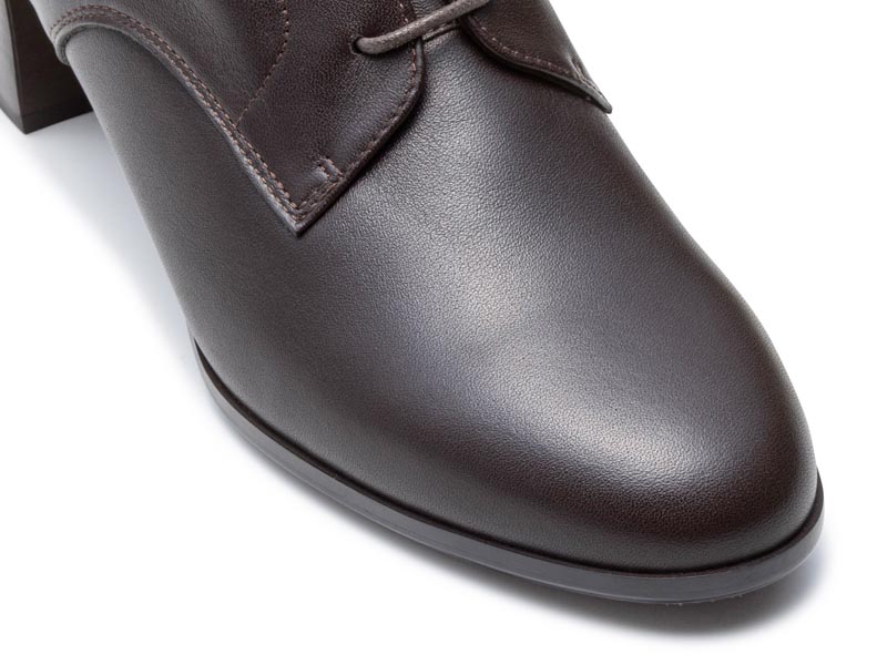 レースアップブーツ