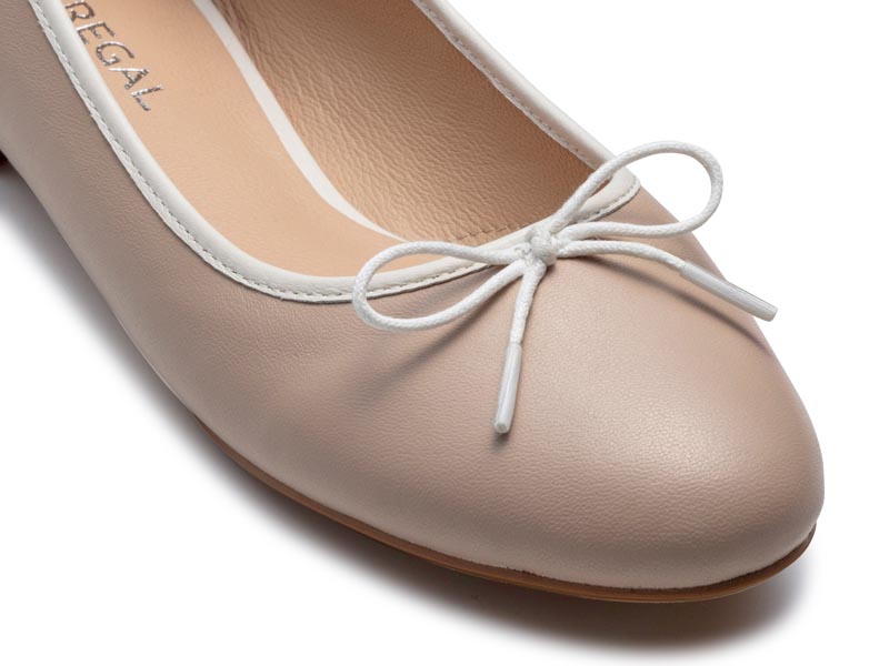 バレエシューズ