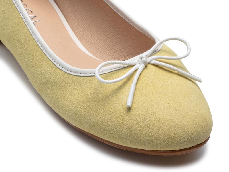 バレエシューズ