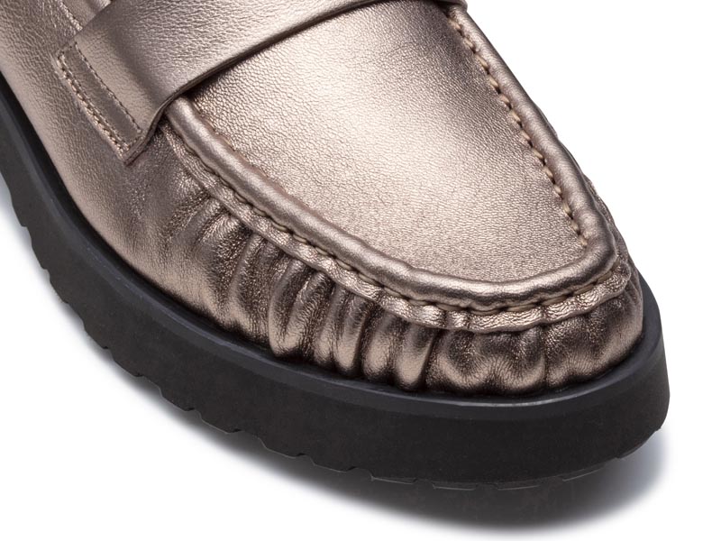 ギャザーローファー