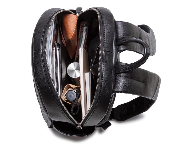 レザーバックパック