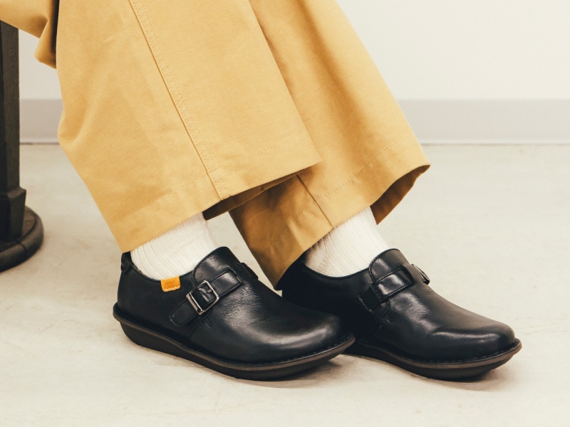 ベルト付スリッポン