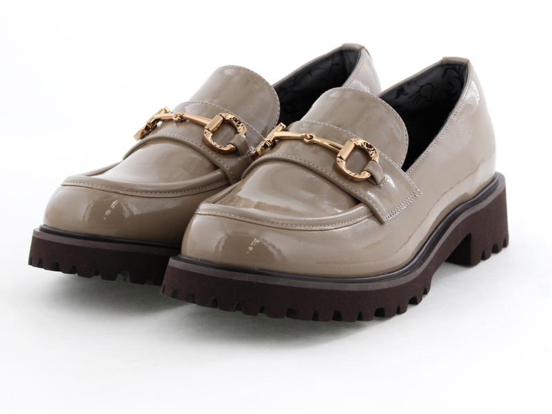 トラックソールレインローファー