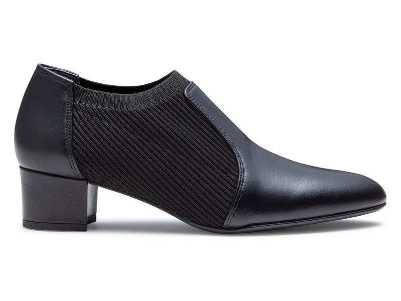 F59RBJ ニットシューティー ブラック