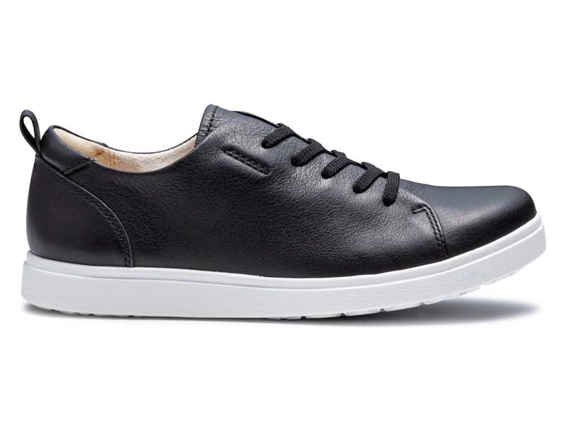 レースアップスニーカー