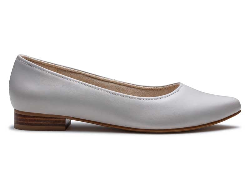 フラットパンプス