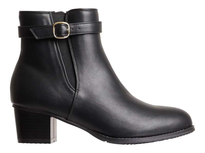 UM34AB ショートブーツ ブラック