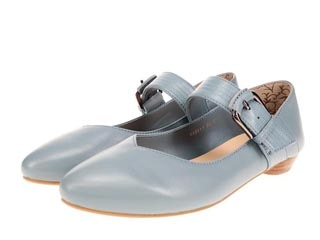 ベルトパンプス