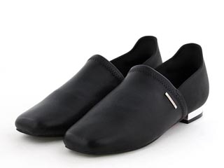 ストレッチレザーパンプス