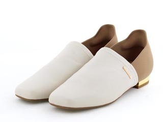 ストレッチレザーパンプス