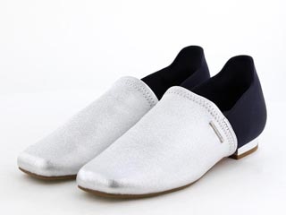 ストレッチレザーパンプス