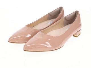 ポインテッドトウフラットパンプス