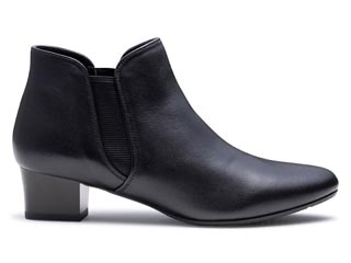 ショートブーツ