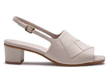 メッシュサンダル