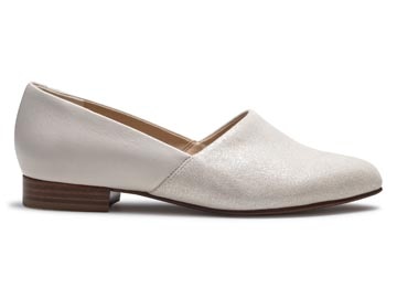 甲深フラットシューズ